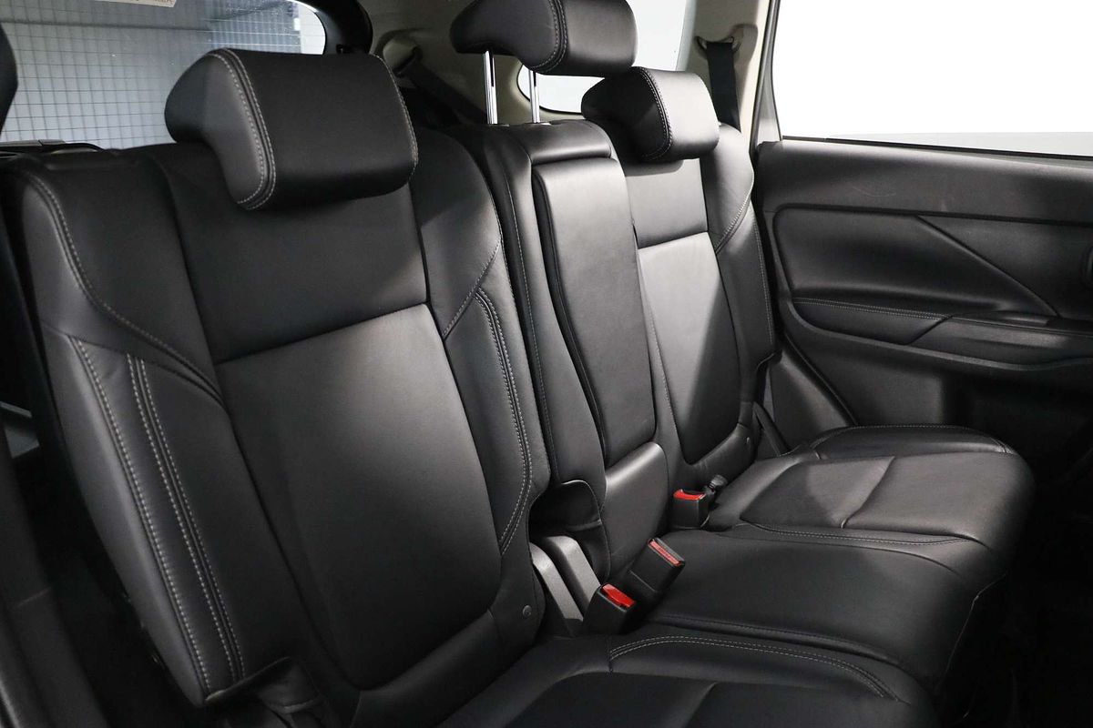 2020 Mitsubishi Outlander Exceed ZL