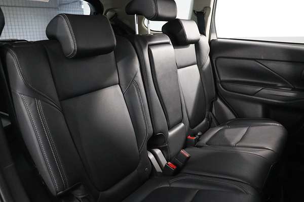 2020 Mitsubishi Outlander Exceed ZL