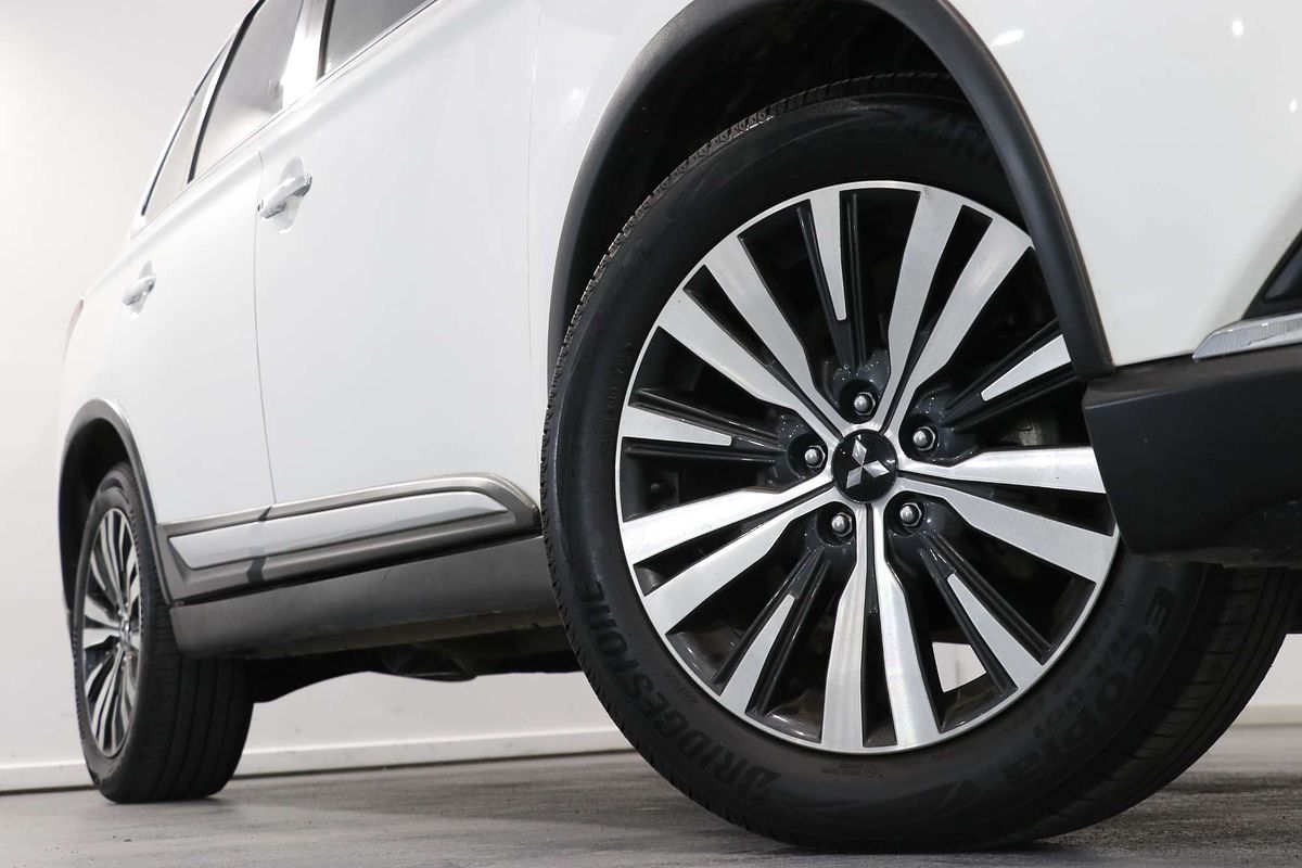 2020 Mitsubishi Outlander Exceed ZL