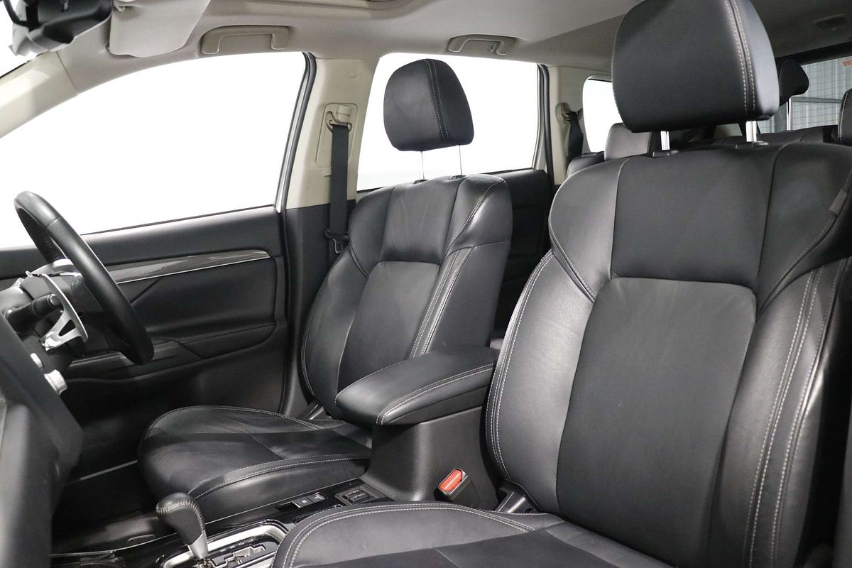 2020 Mitsubishi Outlander Exceed ZL