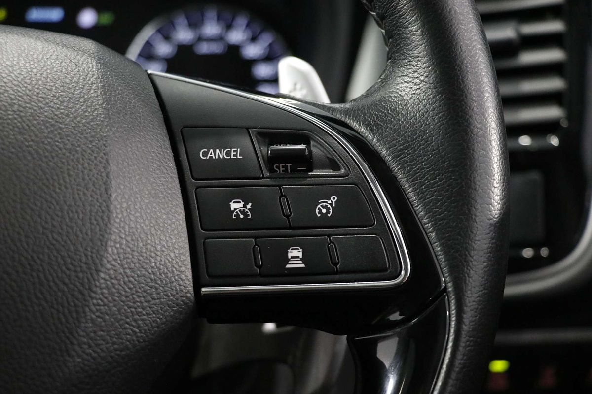 2020 Mitsubishi Outlander Exceed ZL