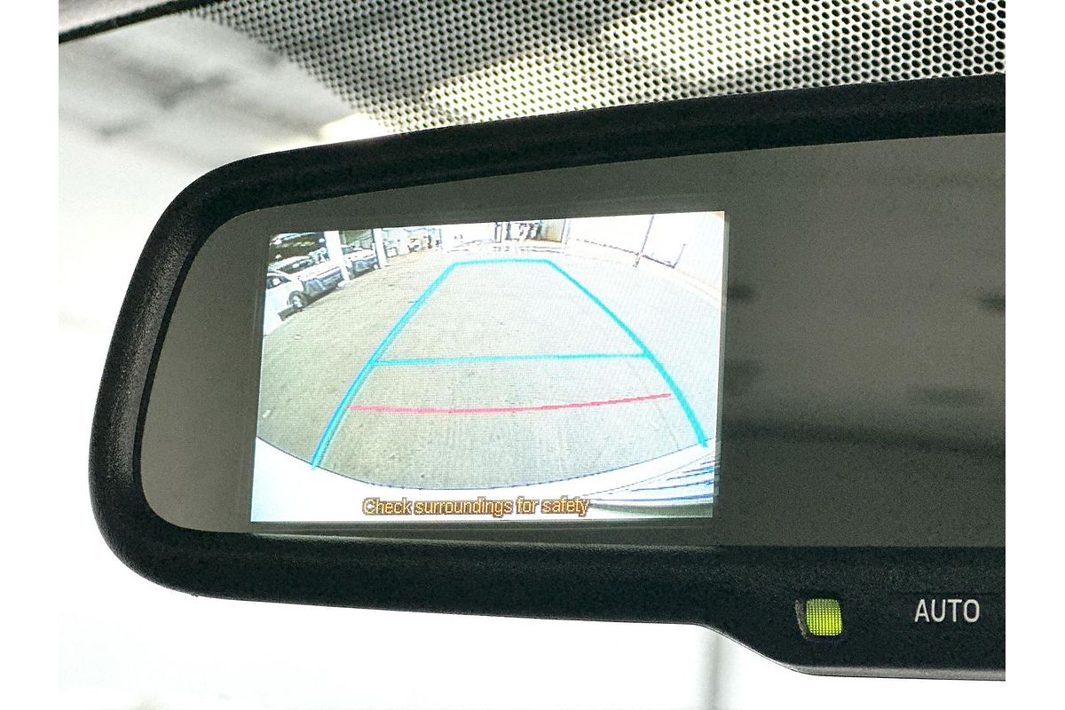 2018 Toyota Hiace Commuter TRH223R