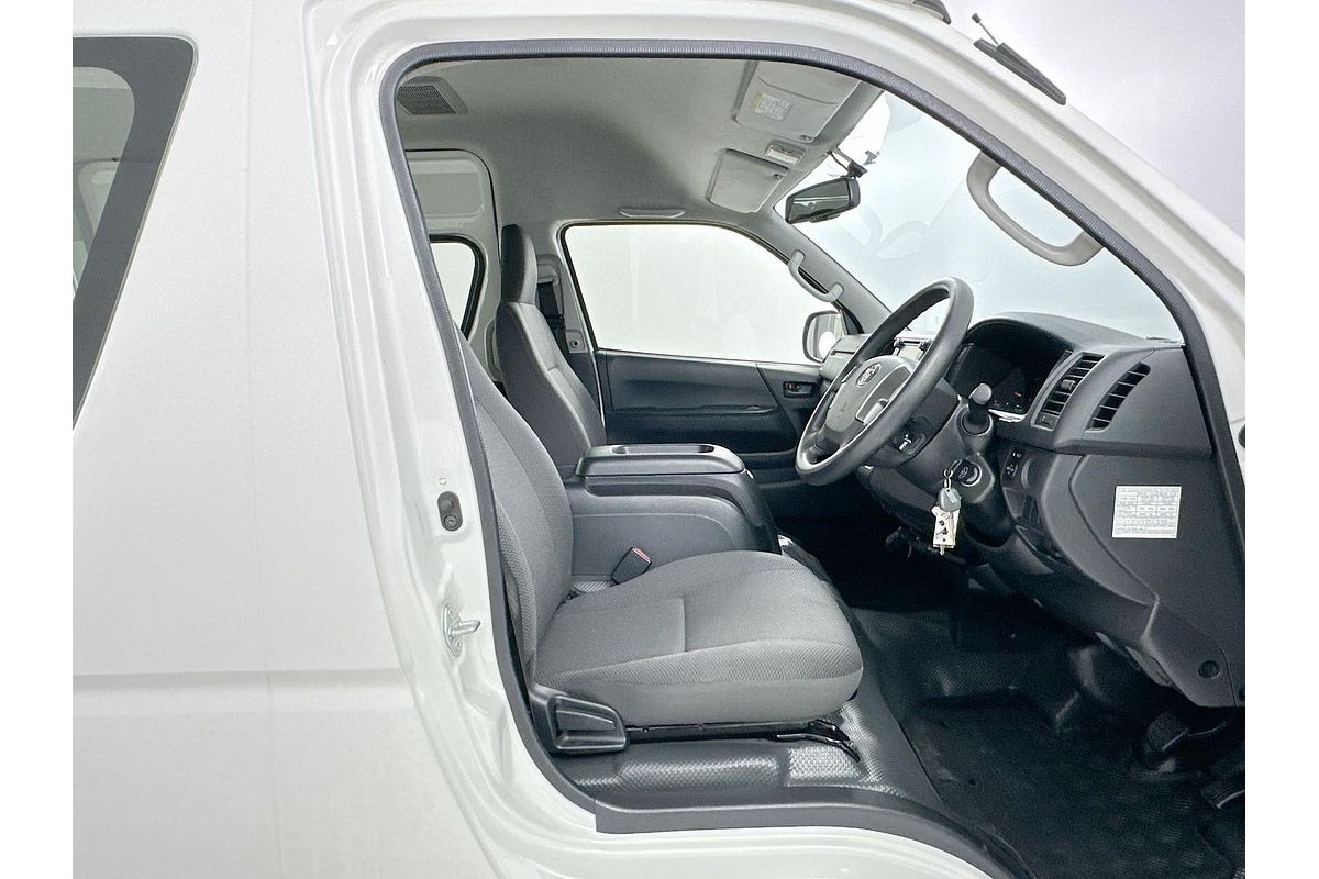 2018 Toyota Hiace Commuter TRH223R
