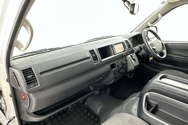 2018 Toyota Hiace Commuter TRH223R