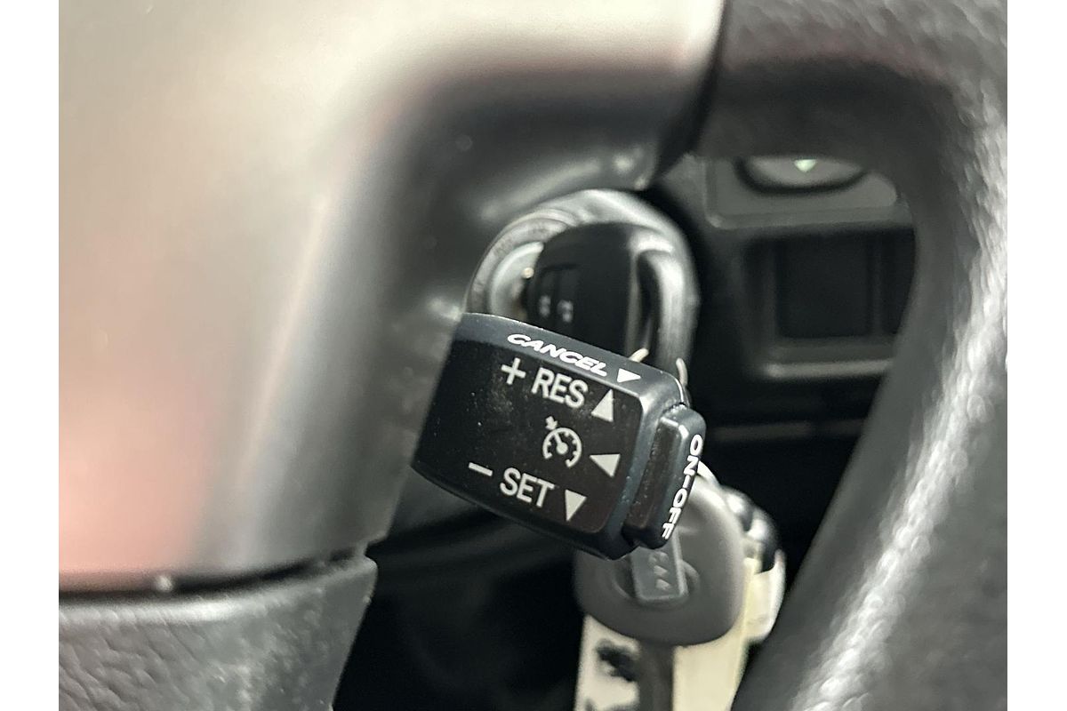 2018 Toyota Hiace Commuter TRH223R