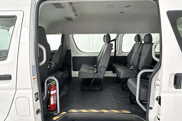 2018 Toyota Hiace Commuter TRH223R