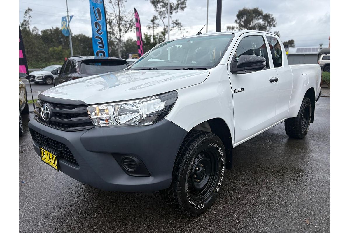 2018 Toyota Hilux Workmate GUN125R 4X4