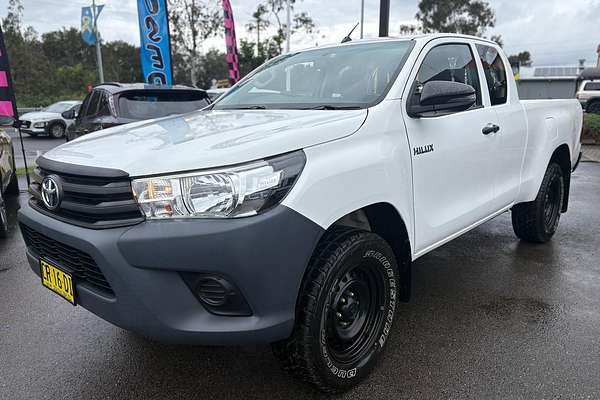 2018 Toyota Hilux Workmate GUN125R 4X4