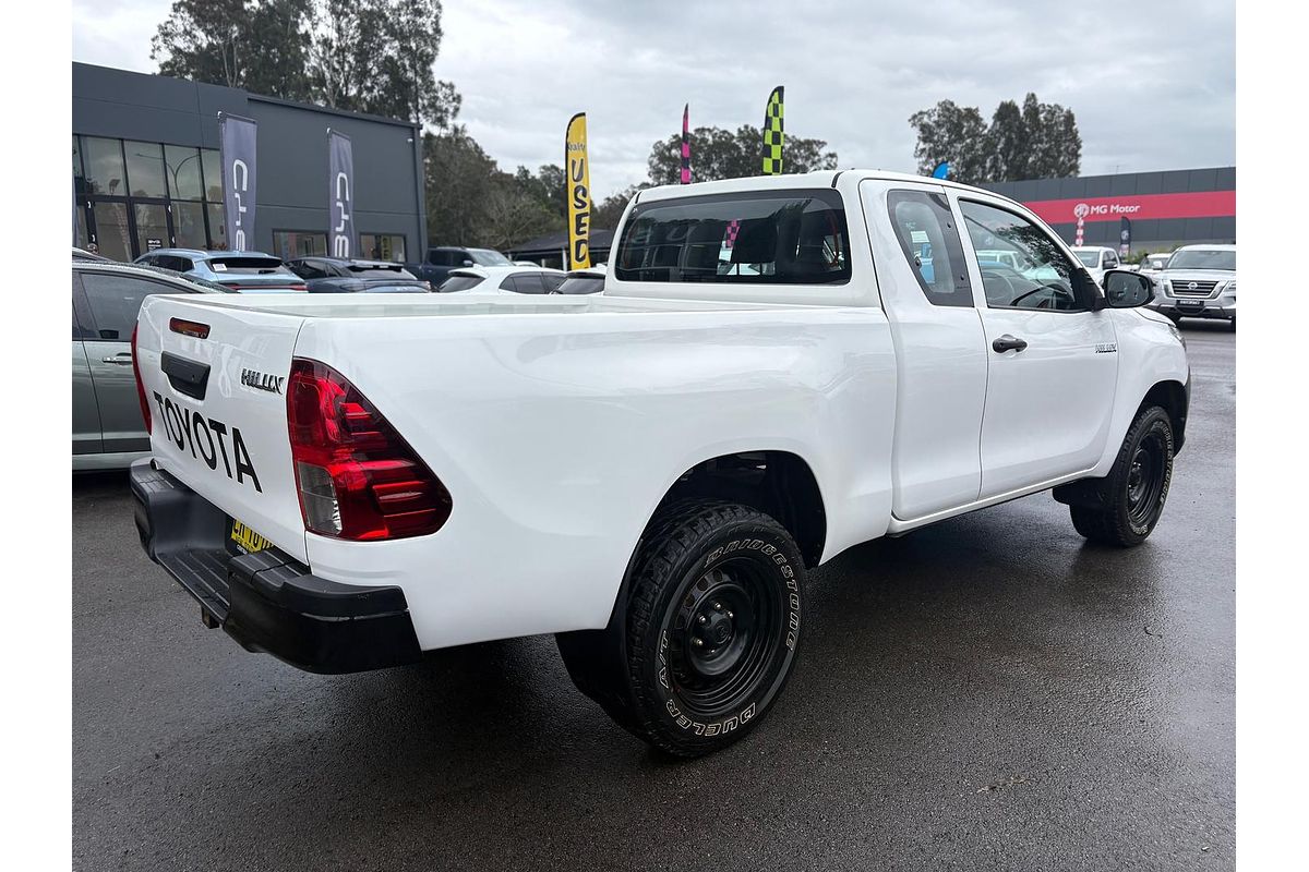 2018 Toyota Hilux Workmate GUN125R 4X4