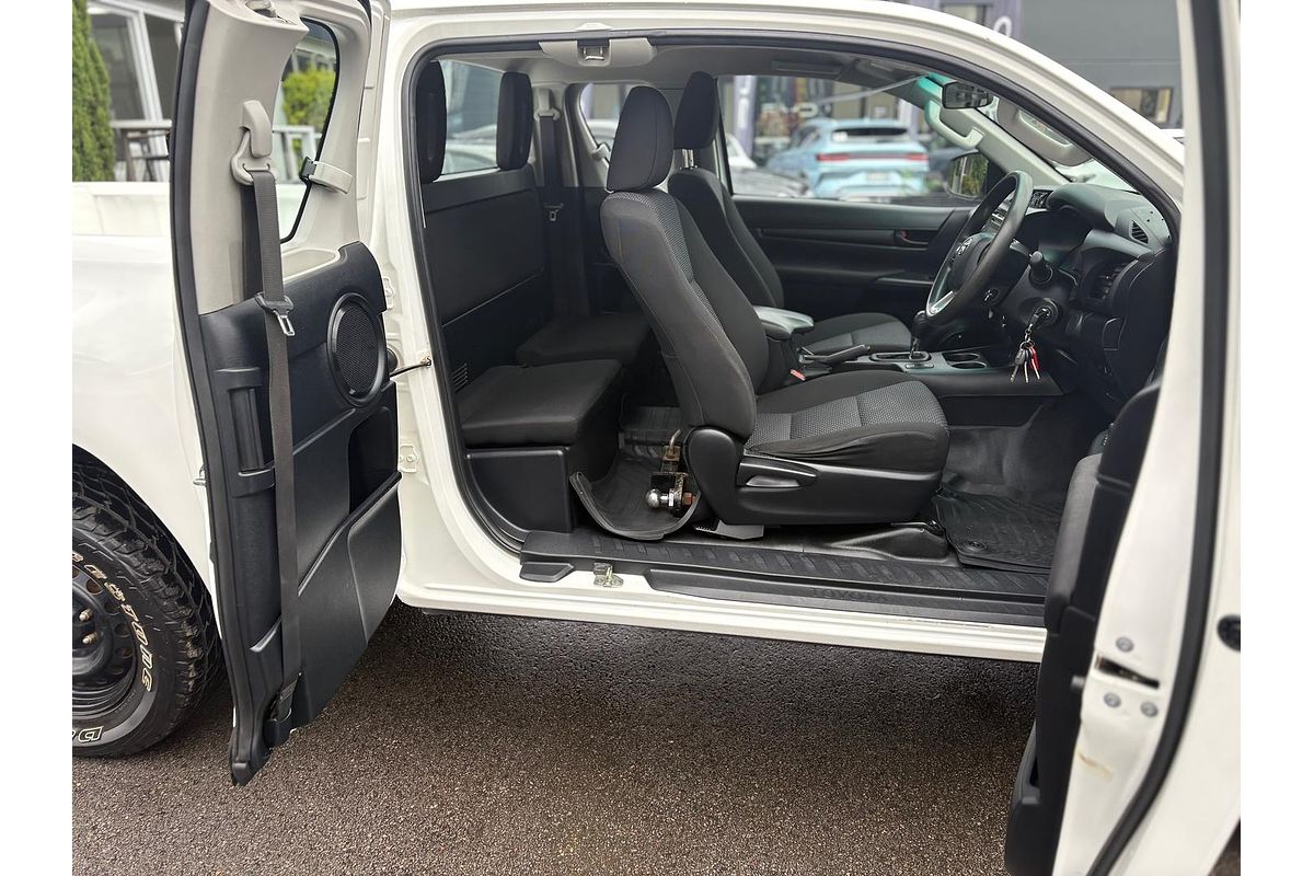 2018 Toyota Hilux Workmate GUN125R 4X4
