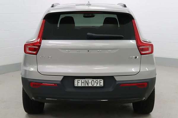 2023 Volvo XC40 Ultimate B5 Dark