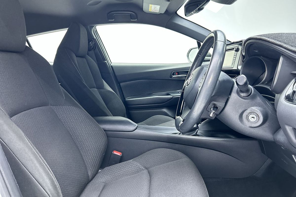 2018 Toyota C-HR  NGX50R