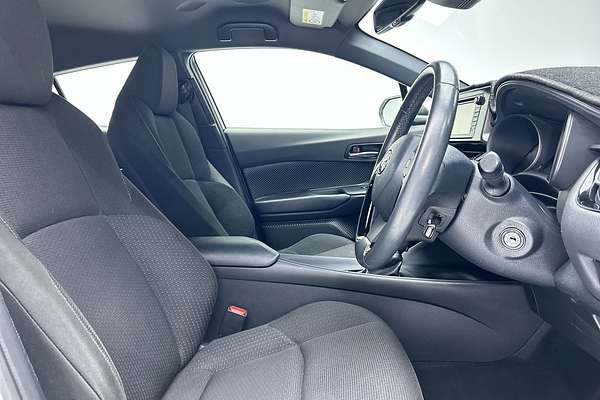 2018 Toyota C-HR  NGX50R