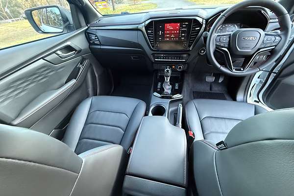 2025 Isuzu D-MAX X-TERRAIN 4X4