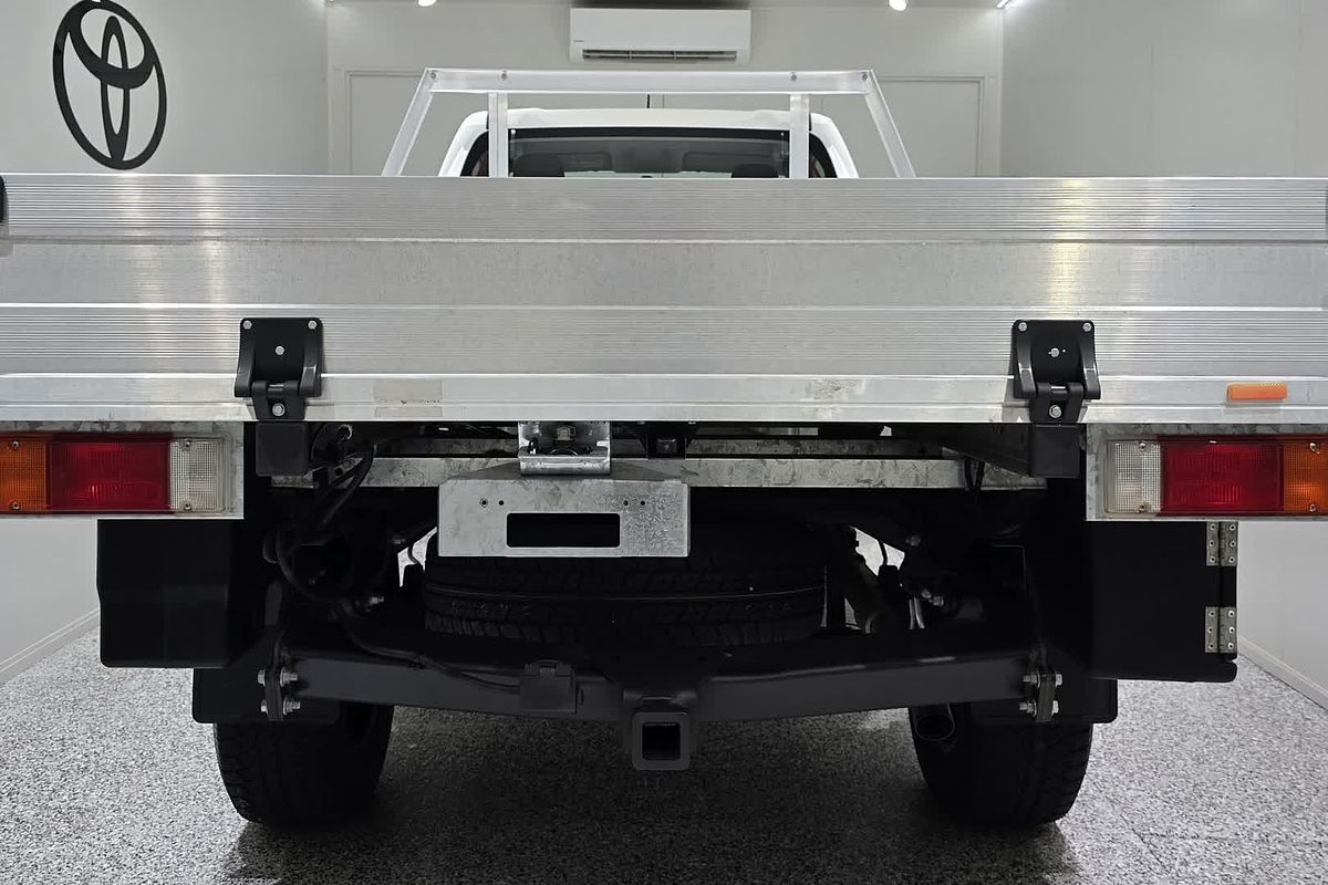 2019 Toyota Hilux Hilux 4x4 SR 2.8L T Diesel Manual Single Cab C/C GUN126R 4X4
