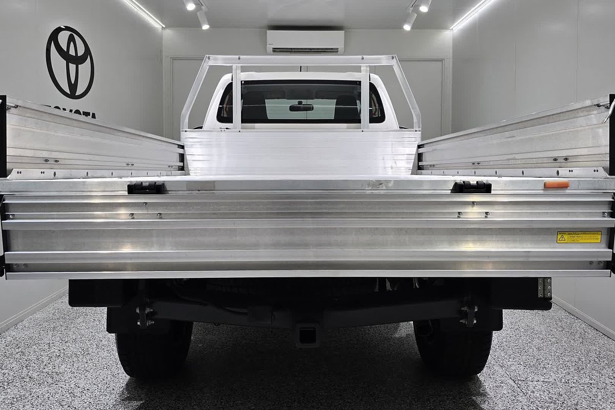 2019 Toyota Hilux Hilux 4x4 SR 2.8L T Diesel Manual Single Cab C/C GUN126R 4X4