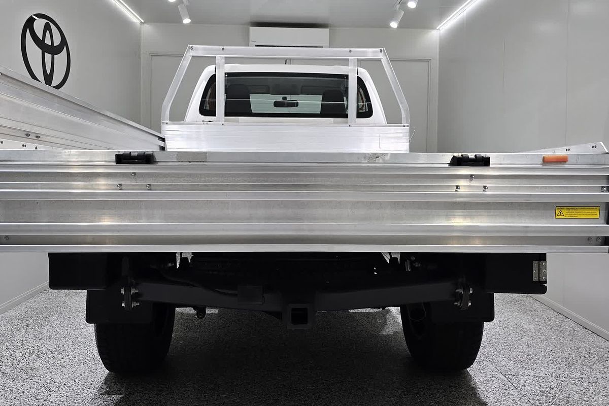 2019 Toyota Hilux Hilux 4x4 SR 2.8L T Diesel Manual Single Cab C/C GUN126R 4X4