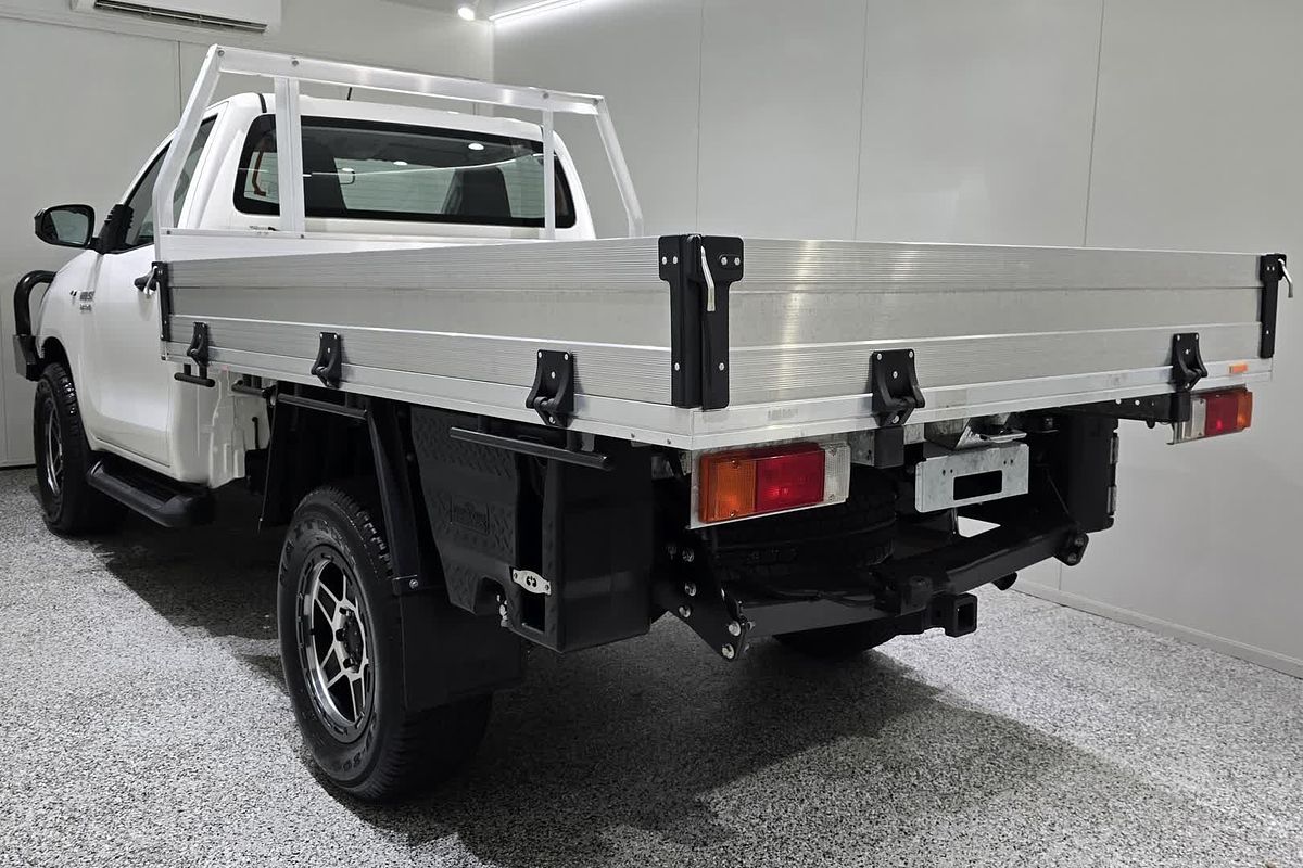 2019 Toyota Hilux Hilux 4x4 SR 2.8L T Diesel Manual Single Cab C/C GUN126R 4X4