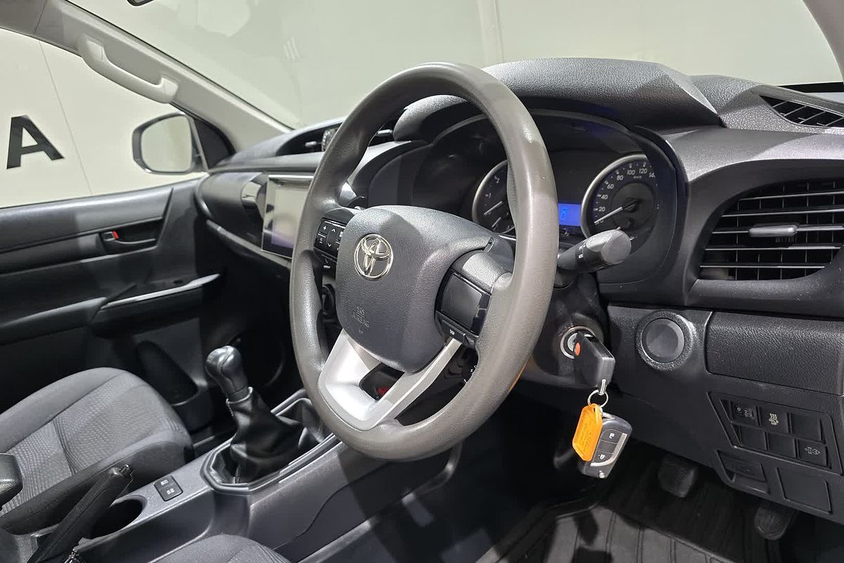 2019 Toyota Hilux Hilux 4x4 SR 2.8L T Diesel Manual Single Cab C/C GUN126R 4X4