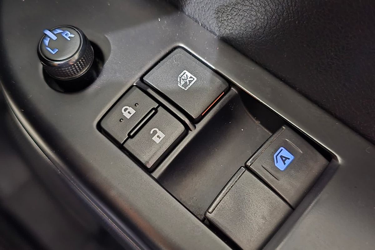 2019 Toyota Hilux Hilux 4x4 SR 2.8L T Diesel Manual Single Cab C/C GUN126R 4X4