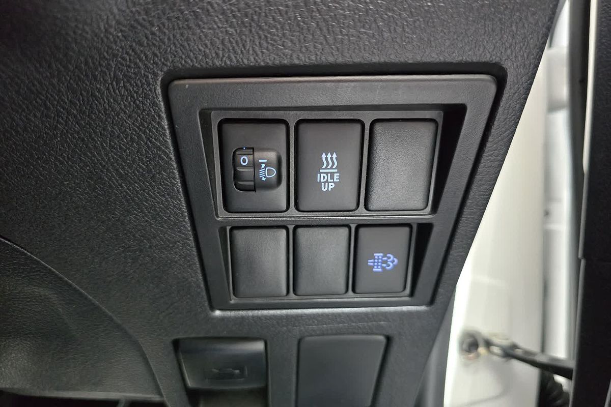 2019 Toyota Hilux Hilux 4x4 SR 2.8L T Diesel Manual Single Cab C/C GUN126R 4X4