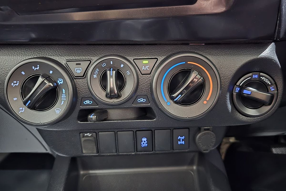 2019 Toyota Hilux Hilux 4x4 SR 2.8L T Diesel Manual Single Cab C/C GUN126R 4X4