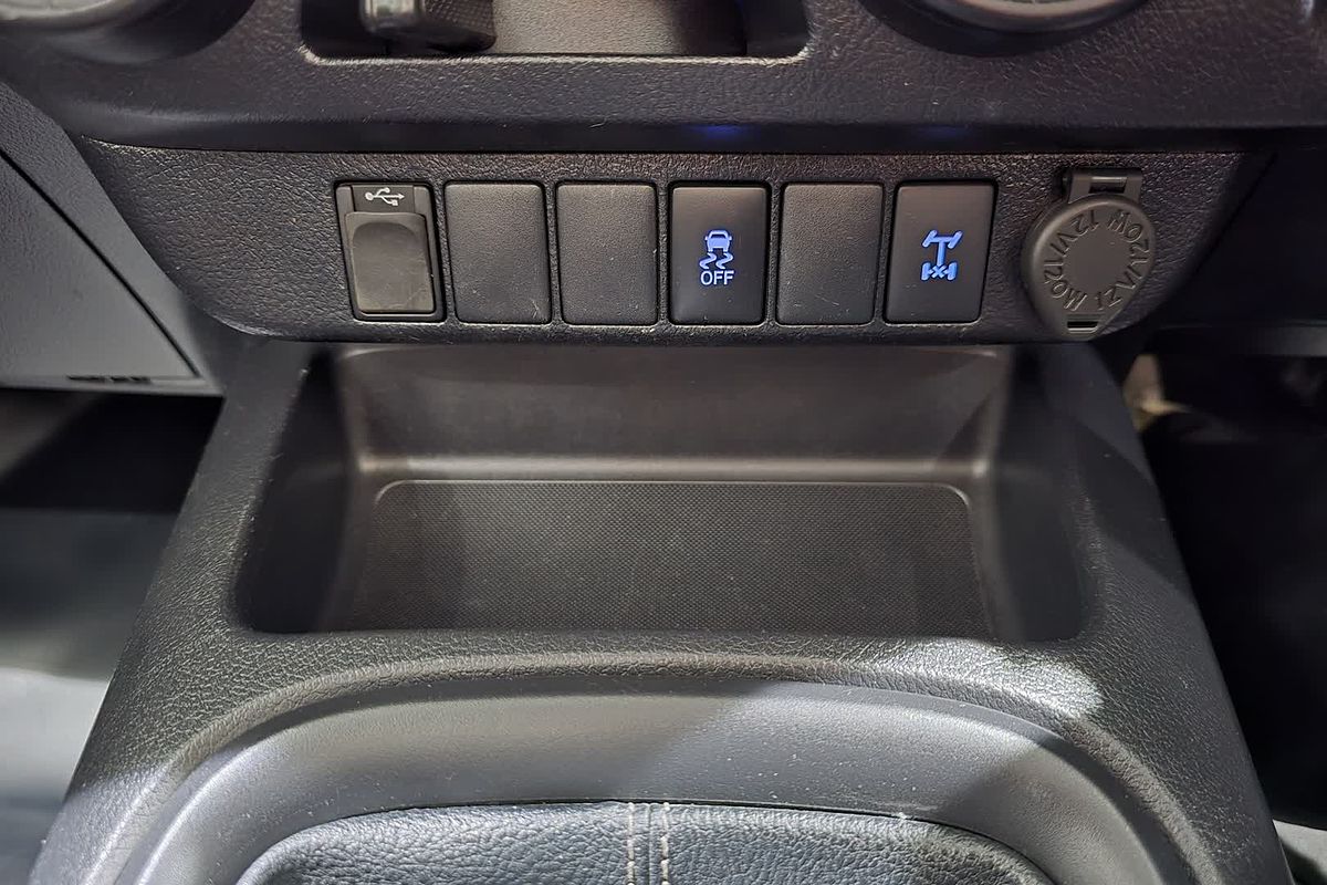2019 Toyota Hilux Hilux 4x4 SR 2.8L T Diesel Manual Single Cab C/C GUN126R 4X4