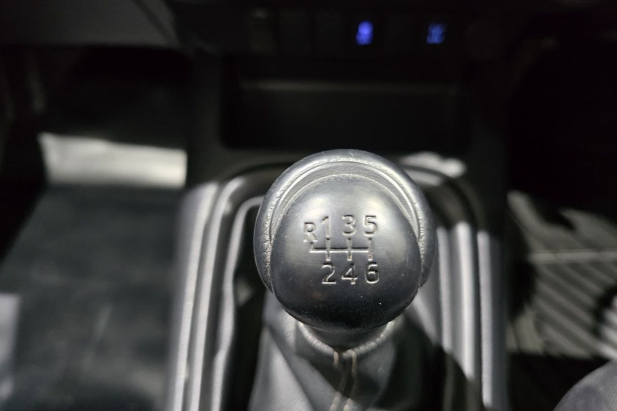 2019 Toyota Hilux Hilux 4x4 SR 2.8L T Diesel Manual Single Cab C/C GUN126R 4X4