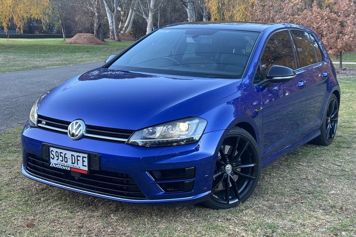 2015 Volkswagen Golf R Wolfsburg Edition 7