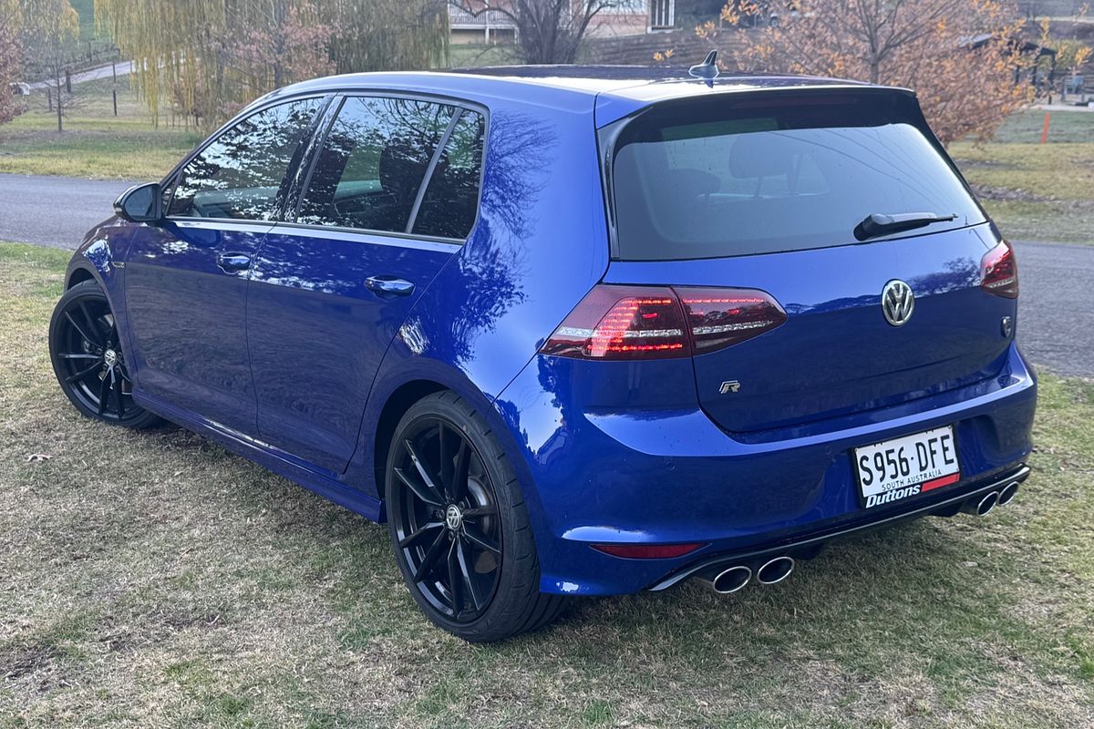 2015 Volkswagen Golf R Wolfsburg Edition 7
