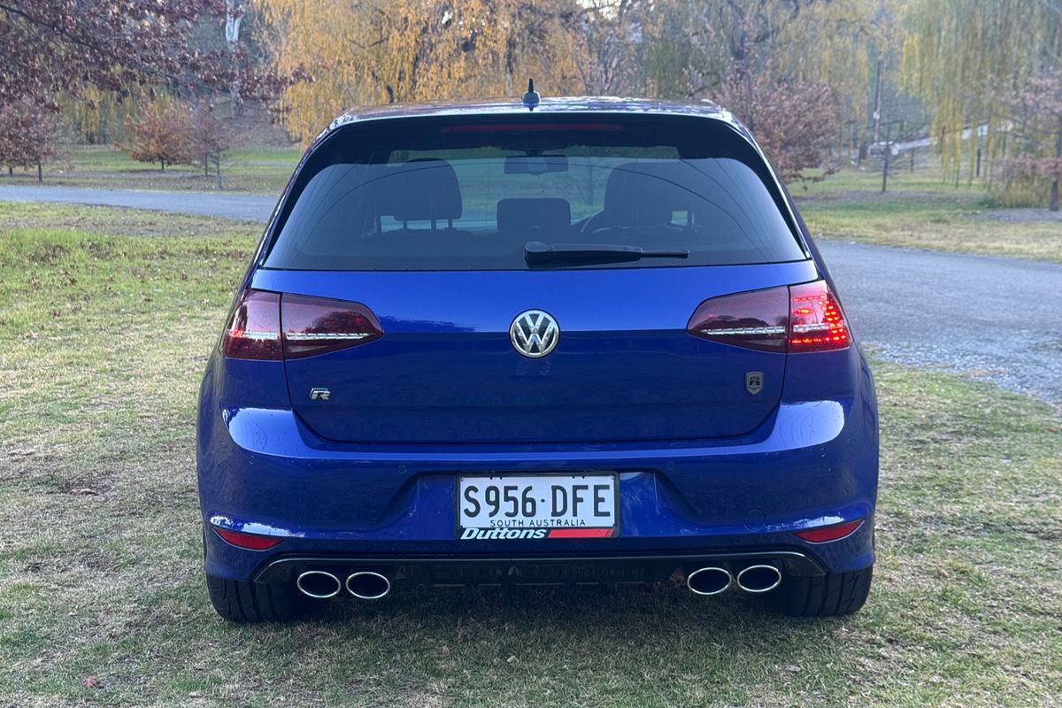 2015 Volkswagen Golf R Wolfsburg Edition 7