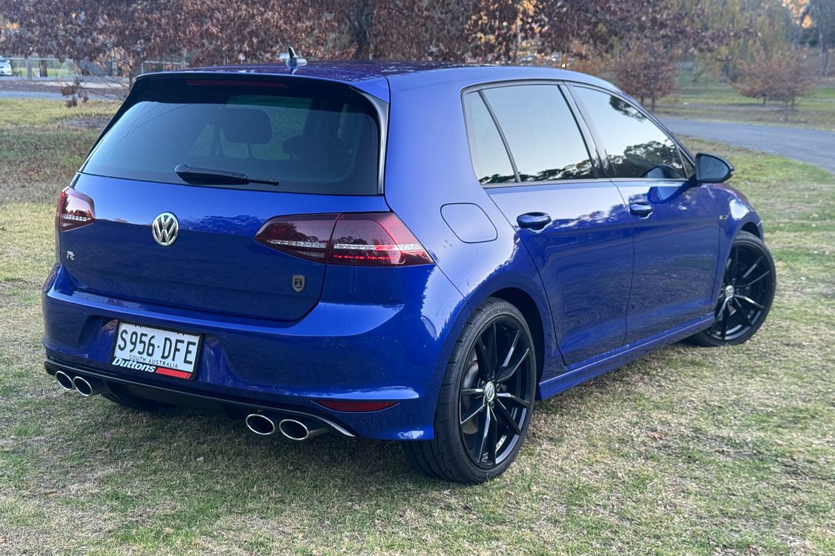 2015 Volkswagen Golf R Wolfsburg Edition 7