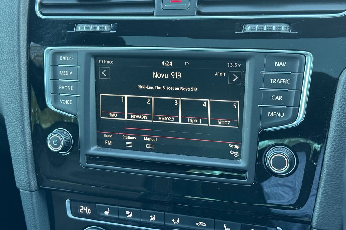 2015 Volkswagen Golf R Wolfsburg Edition 7