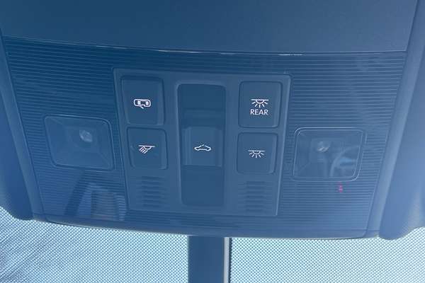 2015 Volkswagen Golf R Wolfsburg Edition 7