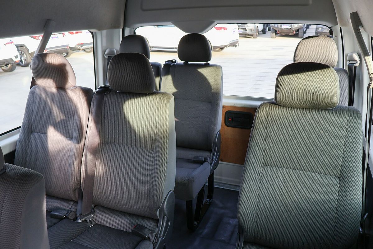 2017 Toyota Hiace Commuter TRH223R