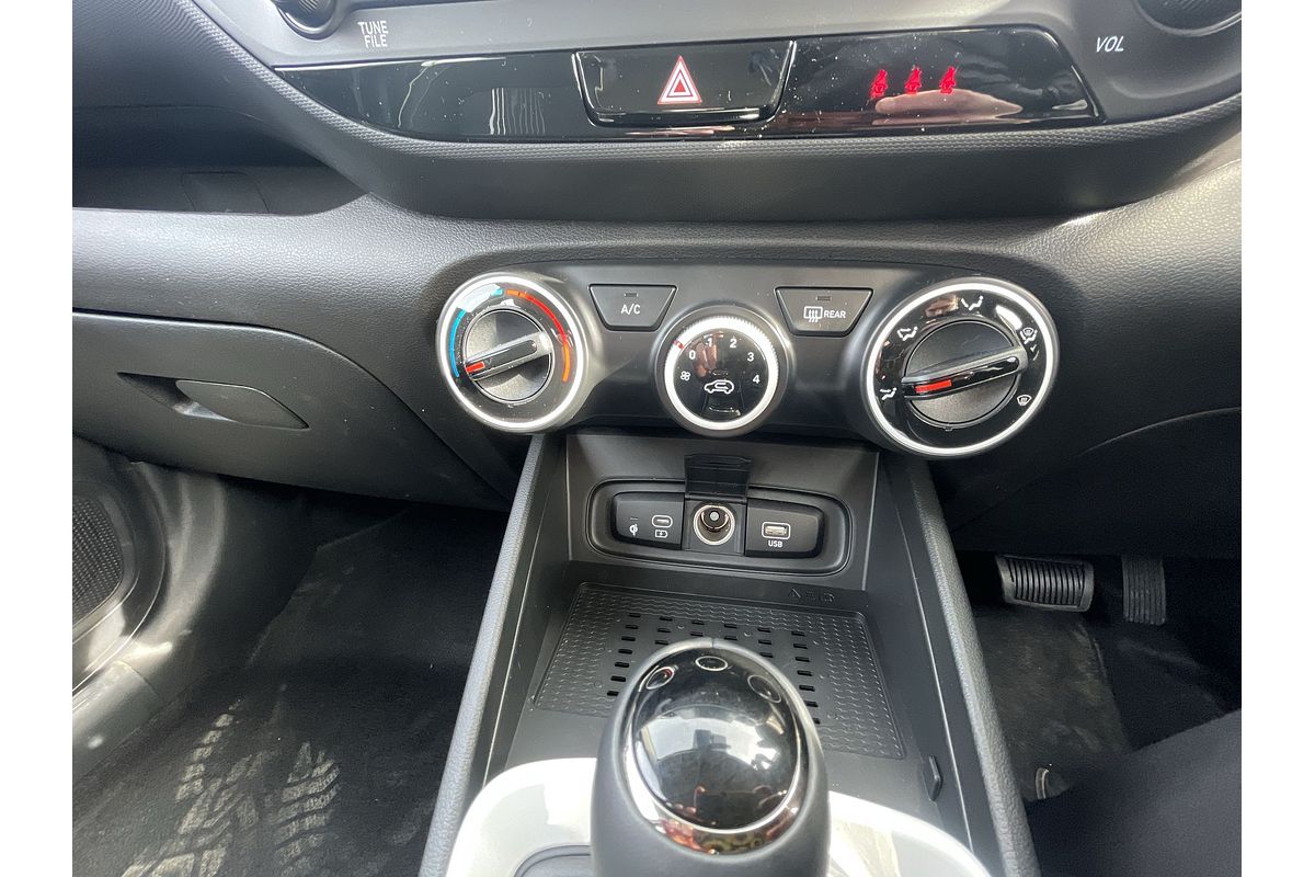 2025 Hyundai Venue Active QX.V5