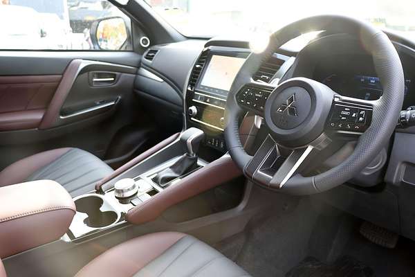 2025 Mitsubishi Pajero Sport GSR QG