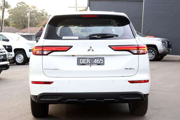 2024 Mitsubishi Outlander PHEV ES ZM