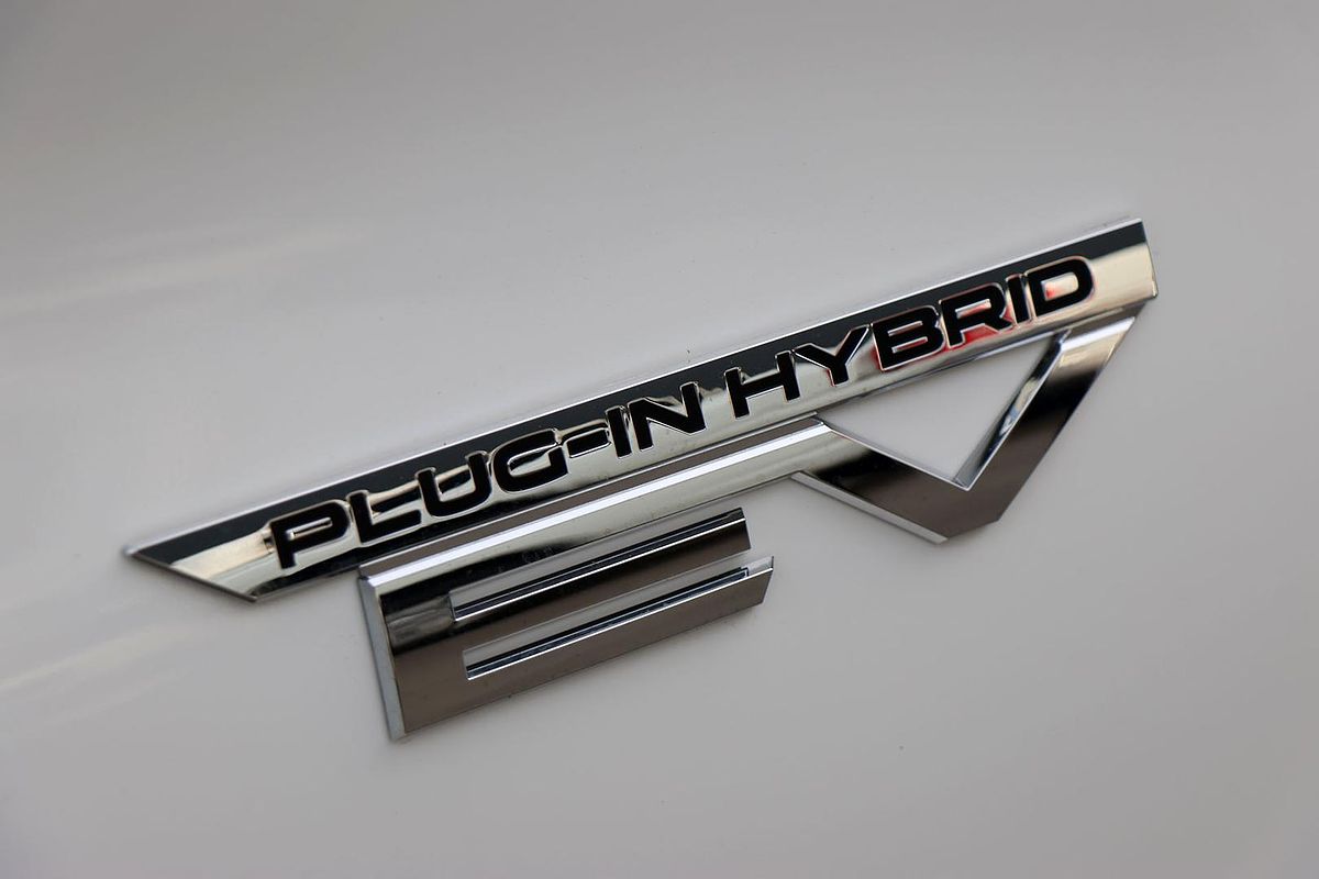 2024 Mitsubishi Outlander PHEV ES ZM
