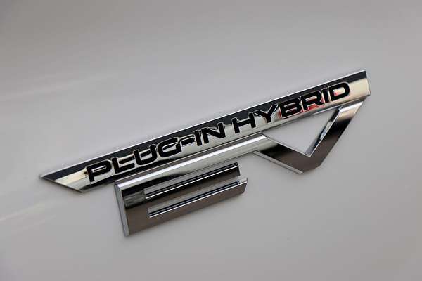 2024 Mitsubishi Outlander PHEV ES ZM