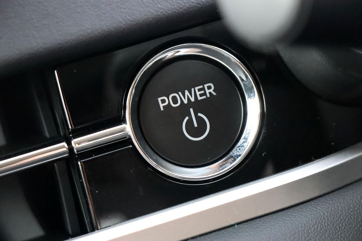2024 Mitsubishi Outlander PHEV ES ZM