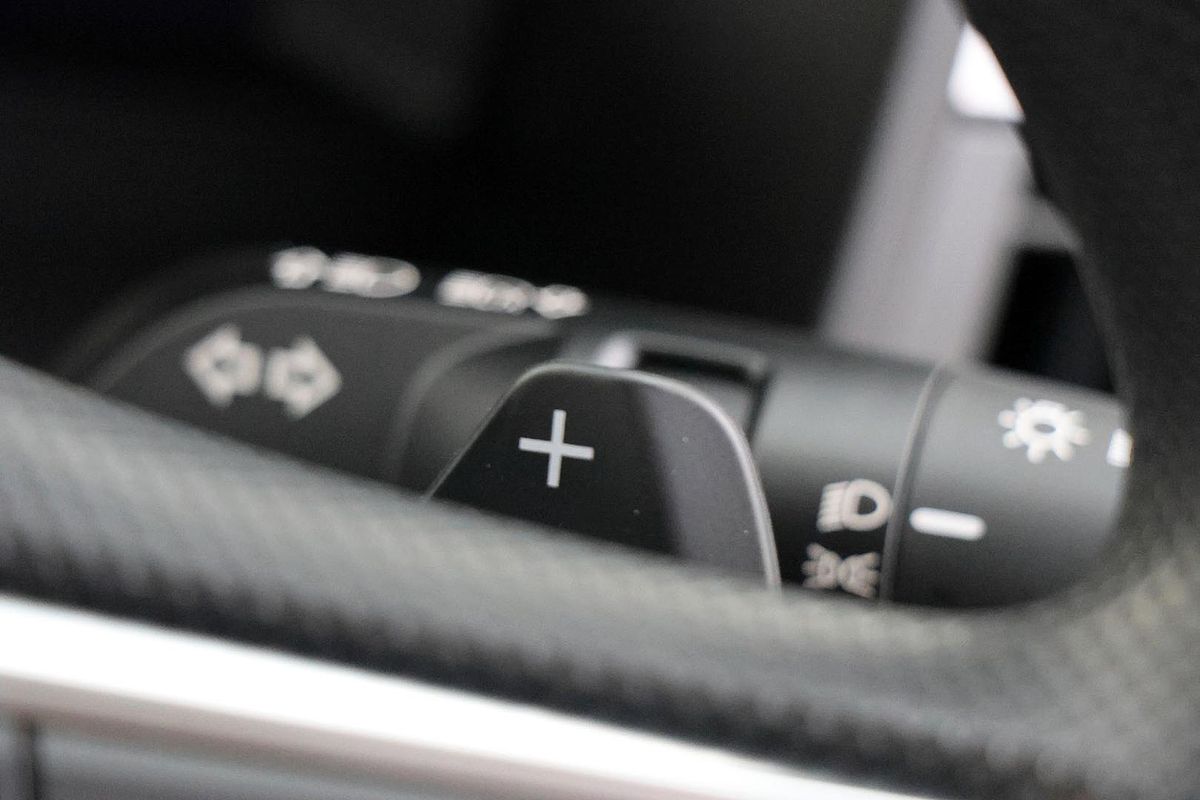 2024 Mitsubishi Outlander PHEV ES ZM