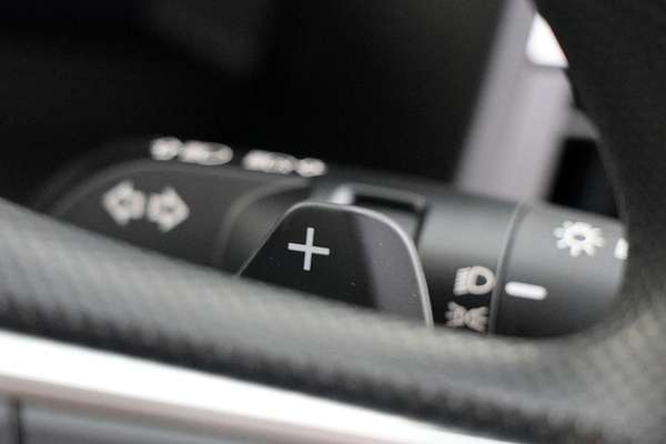 2024 Mitsubishi Outlander PHEV ES ZM