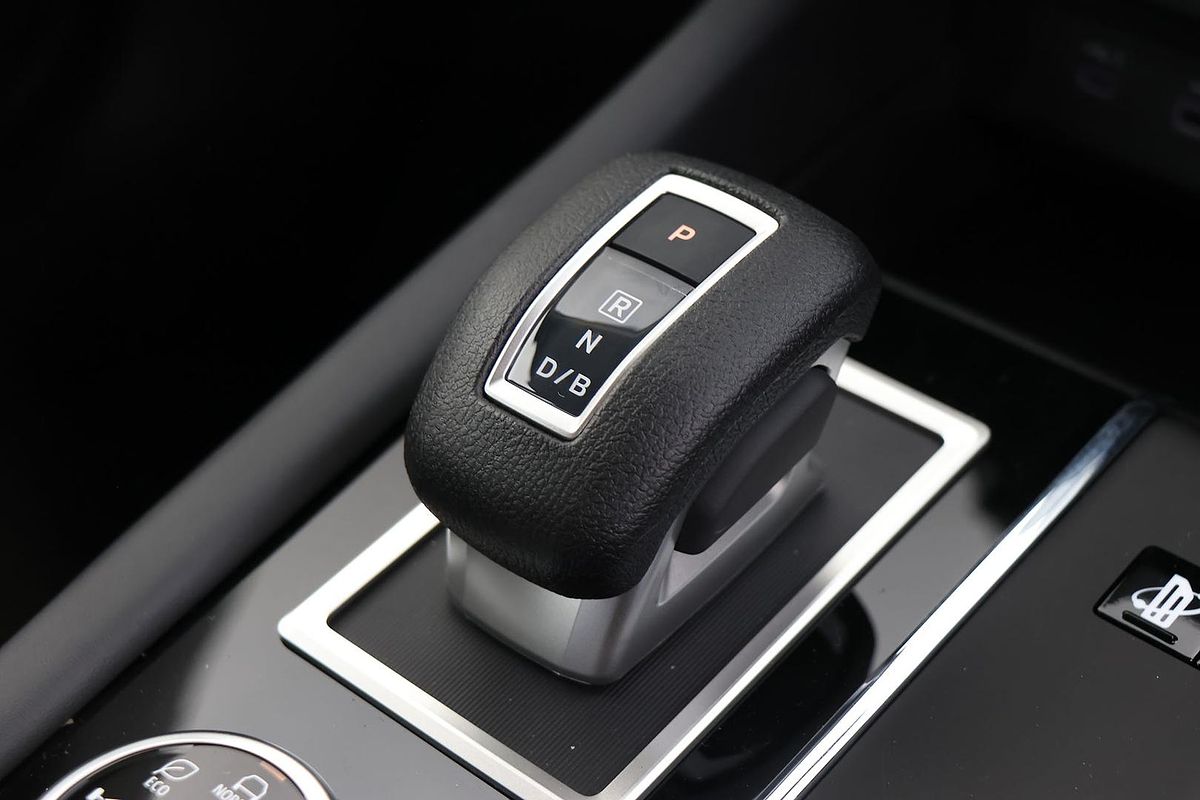2024 Mitsubishi Outlander PHEV ES ZM