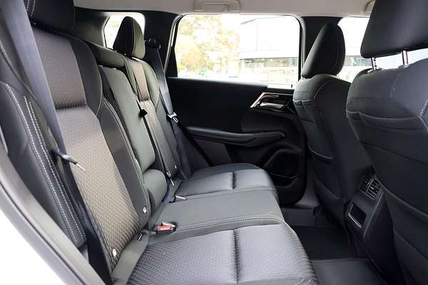 2024 Mitsubishi Outlander PHEV ES ZM