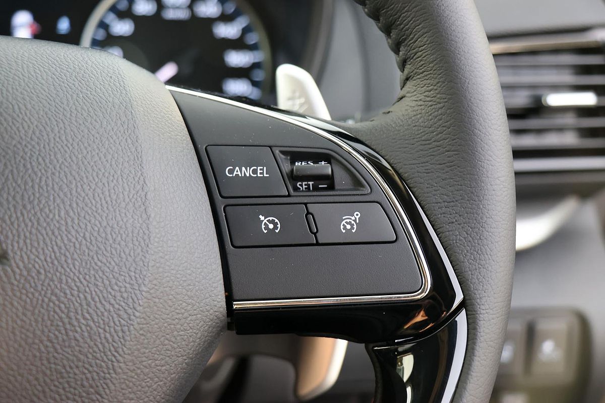 2025 Mitsubishi Eclipse Cross PHEV ES YB