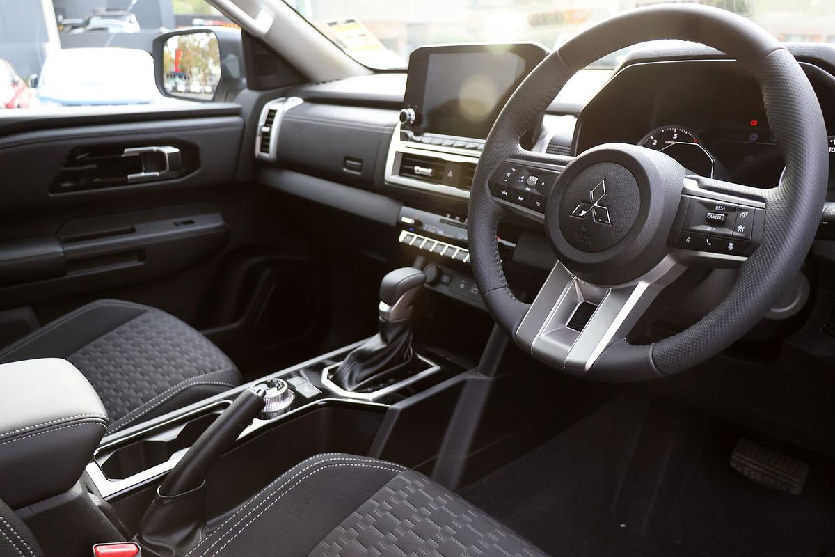 2024 Mitsubishi Triton GLS MV 4X4