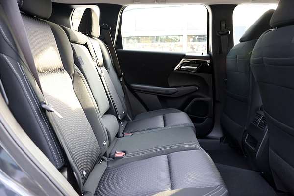 2024 Mitsubishi Outlander ES ZM