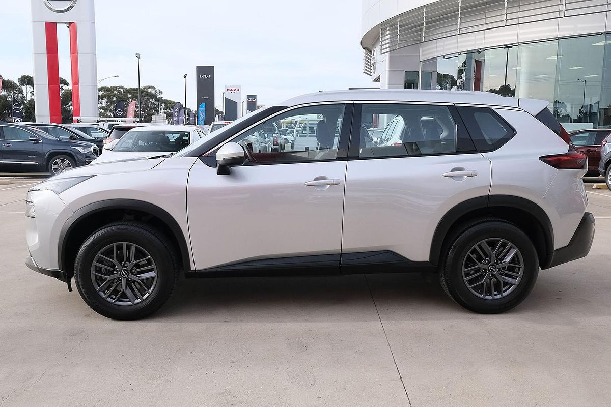 2024 Nissan X-TRAIL ST T33