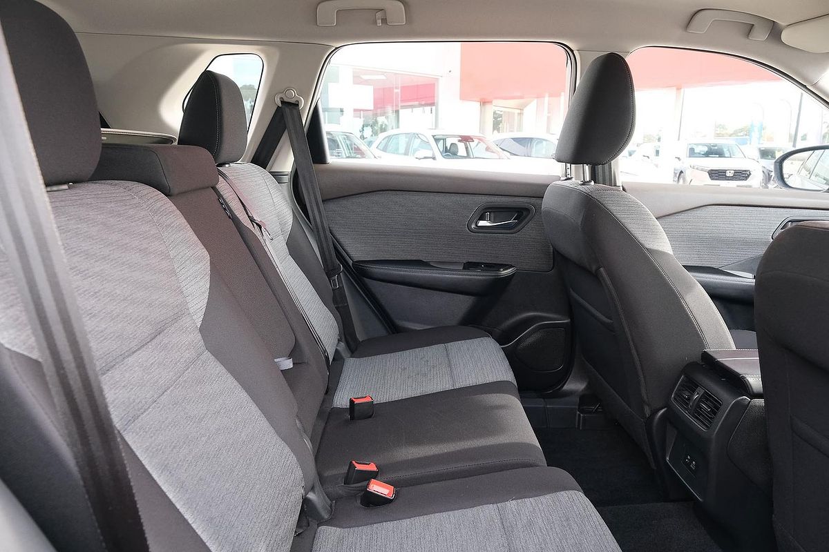 2024 Nissan X-TRAIL ST T33